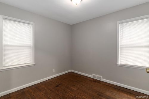 10642 Mckinney St, Detroit, MI, 48224-1823 | Card Image