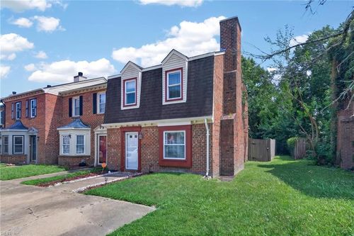 5742 Rivermill Cir, Portsmouth, VA, 23703-1564 | Card Image
