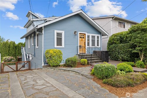 5746 37th Ave Ne, Seattle, WA, 98105-2252 | Card Image