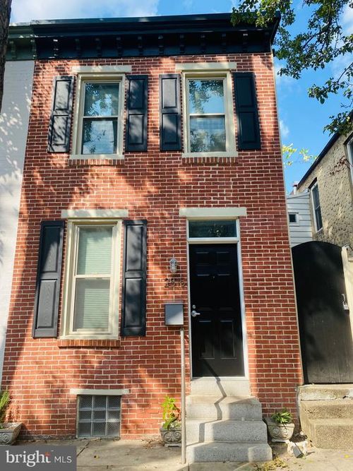 2515 Waverly St, PHILADELPHIA, PA, 19146-1049 | Card Image