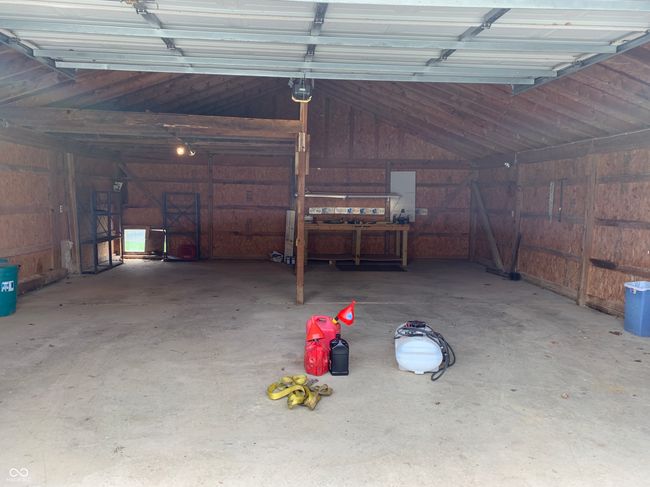 Inside pole barn/garage | Image 35