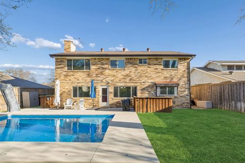 304 Lark Ln, Euless, TX, 76039-8028 | Card Image