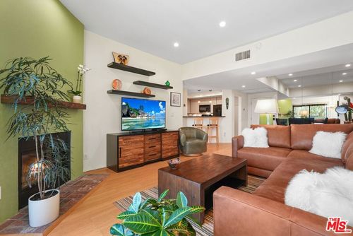 113-8160 Manitoba St, Playa del Rey, CA, 90293-8639 | Card Image