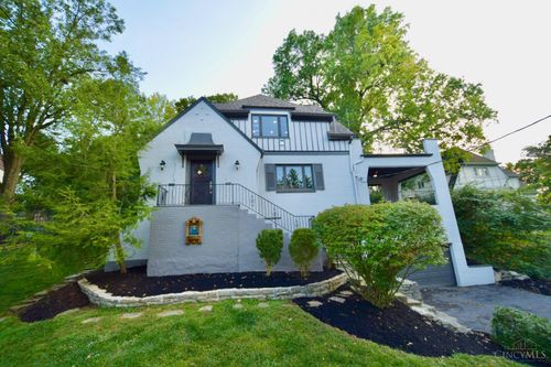 3255 Linwood Ave, Cincinnati, OH, 45226-1268 | Card Image