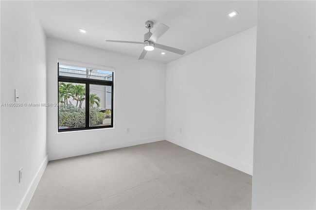 1 - 640 Fernwood Rd, Townhouse with 4 bedrooms, 3 bathrooms and null parking in Key Biscayne FL | Image 14
