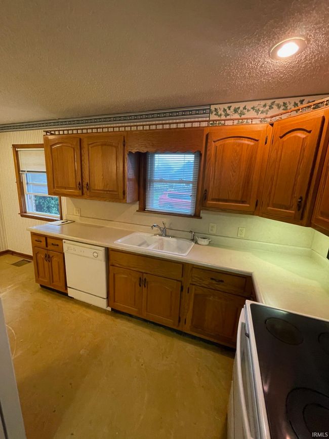1402 N 13th Street, For Sale in Vincennes Zoocasa