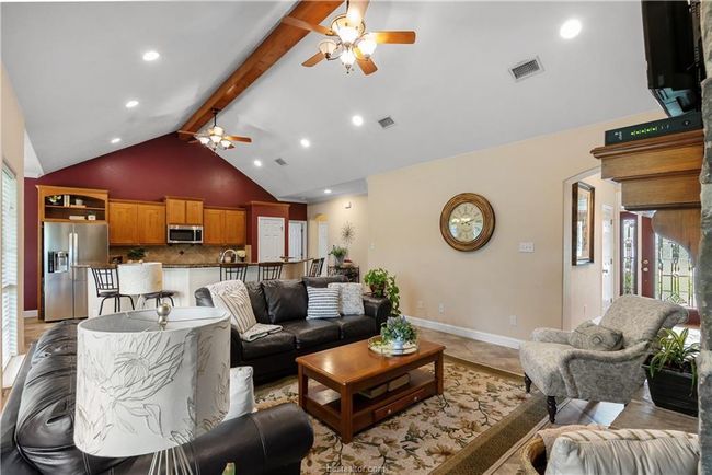 6443 Hardy Weedon Rd, House other with 3 bedrooms, 2 bathrooms and 1 parking in College Station TX | Image 7