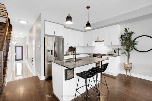15 Hiawatha Crt, House attached with 3 bedrooms, 4 bathrooms and 1 parking in Vaughan ON | Image 9