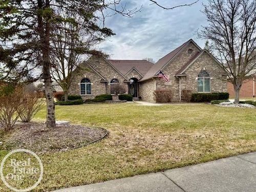 54941 Danielle St, New Baltimore, MI, 48047-5543 | Card Image