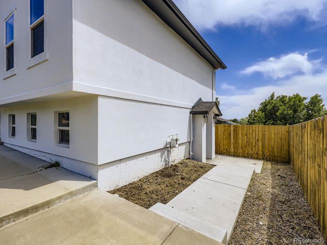 Separate Basement Entrance | Image 4