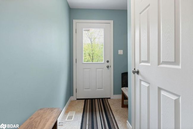 17 Chester Lane, House other with 3 bedrooms, 2 bathrooms and 8 parking in Kirkfield ON | Image 4