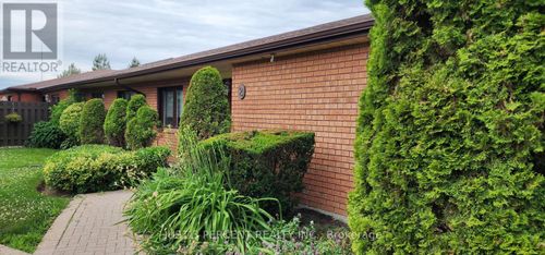 26-36 Champlain Cres, Peterborough, ON, K9L1T1 | Card Image