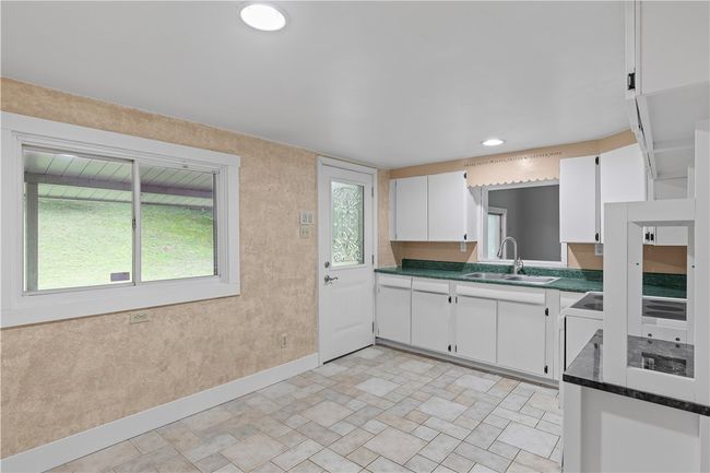1082 N Boundary Rd, House other with 3 bedrooms, 1 bathrooms and 3 parking in Cranberry Twp PA | Image 29