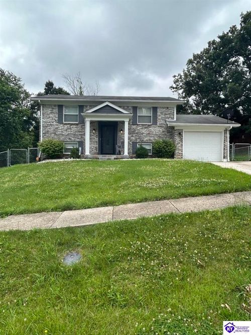 316 Indiana Trl, Radcliff, KY, 40160-1247 | Card Image