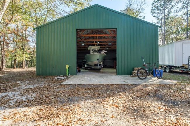 View of outdoor structure | Image 27