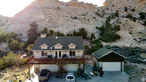 897 E Cocks Comb Dr, Teasdale, UT, 84773-7815 | Card Image