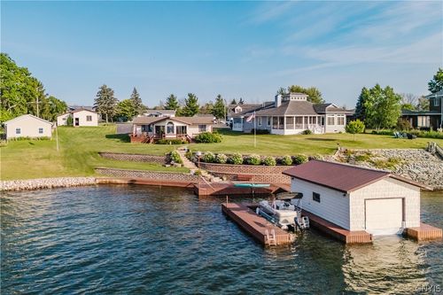 42945 Seaway Ave, Alexandria Bay, NY, 13607-4117 | Card Image