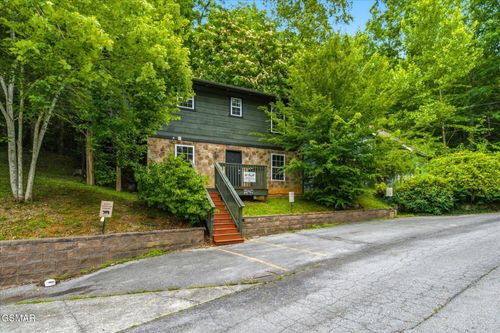 656 Morning Mist Way, Gatlinburg, TN, 37738-5768 | Card Image