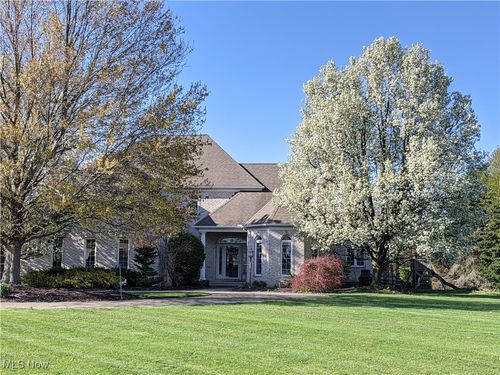 23926 W Rim Dr, Columbia Station, OH, 44028-8917 | Card Image