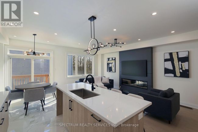 199 Grand Trunk Avenue, Townhouse with 3 bedrooms, 3 bathrooms and 2 parking in Vaughan (Patterson) ON | Image 14