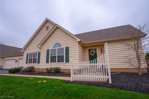 39 Village Ct, Columbiana, OH, 44408-9376 | Card Image