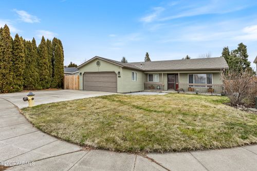 1517 S 32nd Ave, Yakima, WA, 98902-5091 | Card Image