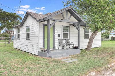 217 Iowa Street, House other with 2 bedrooms, 1 bathrooms and null parking in Robstown TX | Image 2