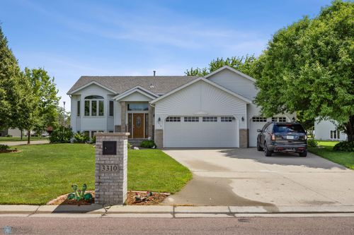 3310 28th Ave S, Fargo, ND, 58103-7829 | Card Image