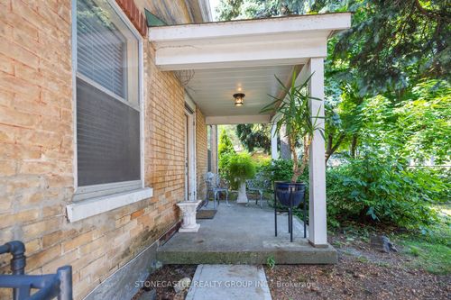 2321 Major Mackenzie Dr, Maple, ON, L6A3Z3 | Card Image