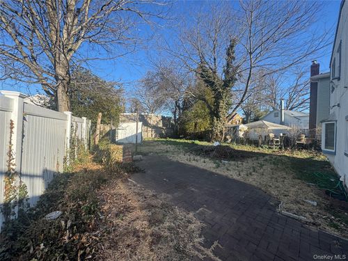 1661 Prospect Ave, East Meadow, NY, 11554-2928 | Card Image