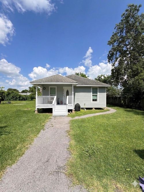311 S 3rd St, Highlands, TX, 77562-3709 | Card Image