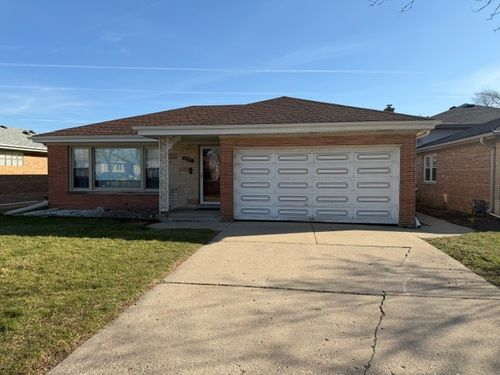 5737 Warren St, Morton Grove, IL, 60053-3561 | Card Image