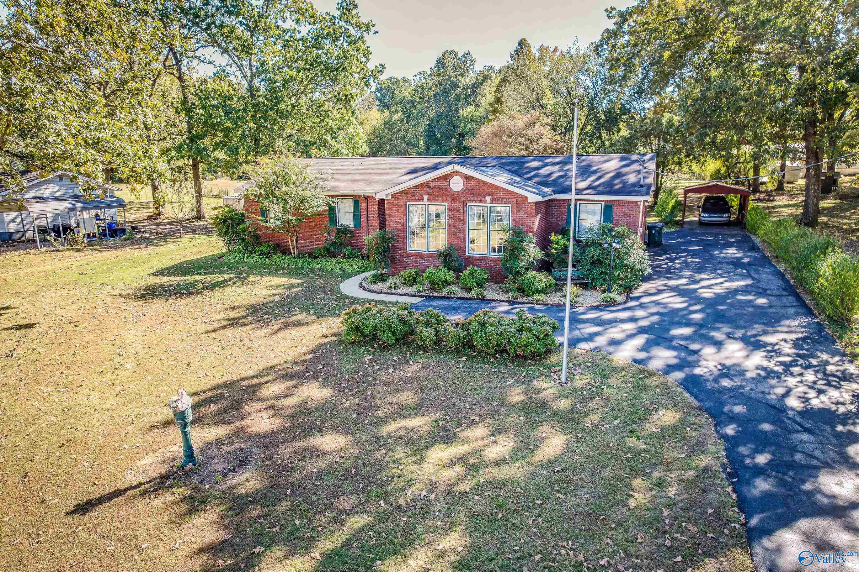 Moores Mill Rd, Huntsville, AL 35811