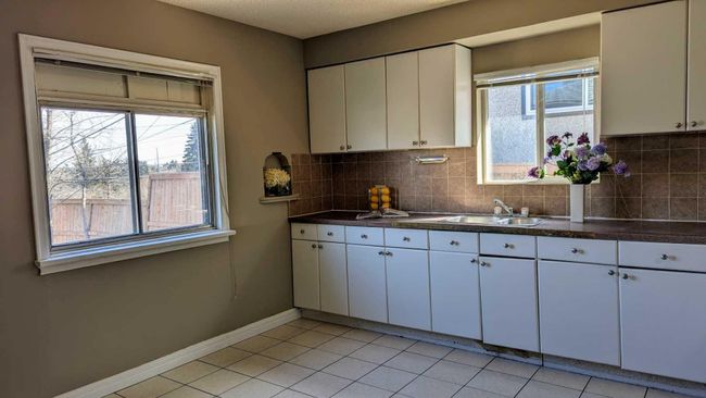 3414 Centre Street N, Home with 4 bedrooms, 2 bathrooms and 4 parking in Calgary AB | Image 8