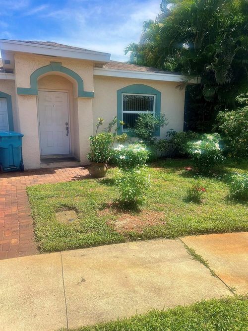 2122 E E Ridge Cir E Circle E, Boynton Beach, FL, 33435 | Card Image