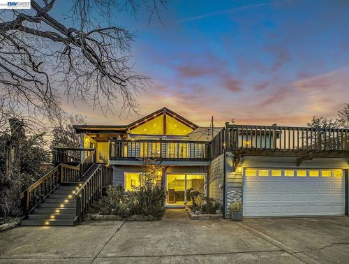 19029 Carlton Ave, Castro Valley, CA, 94546-2911 | Card Image