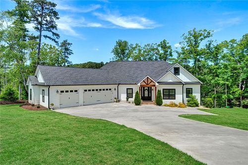 602 W Pine Ct, Seneca, SC, 29672-0574 | Card Image