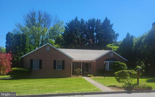 654 Treys Dr, WINCHESTER, VA, 22601-3230 | Card Image