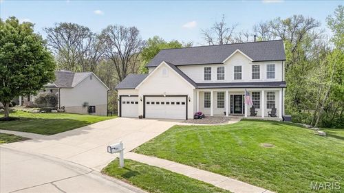 150 Silverstone Cir, Byrnes Mill, MO, 63051-1289 | Card Image
