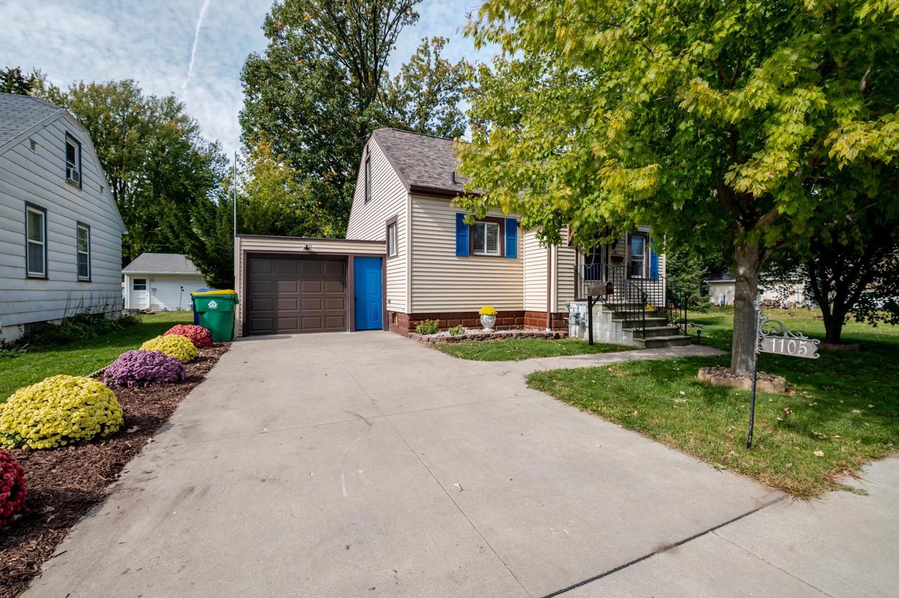 1105 Lincoln Street, For Sale in Green Bay - eXp Realty