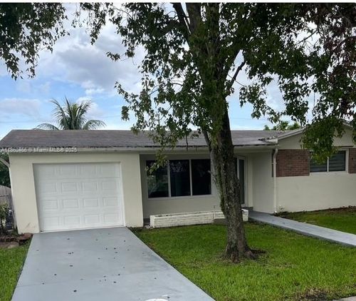 2015 32nd Ave, Hollywood, FL, 33021-4423 | Card Image