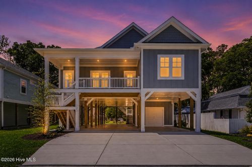 125 Nw 19th St, Oak Island, NC, 28465-7222 | Card Image