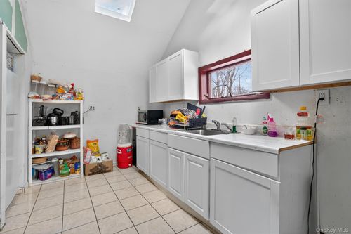 155 Huckleberry Tpke, Wallkill, NY, 12589-2612 | Card Image