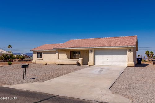 1495 Blackfoot Ln N, Lake Havasu City, AZ, 86406-8950 | Card Image