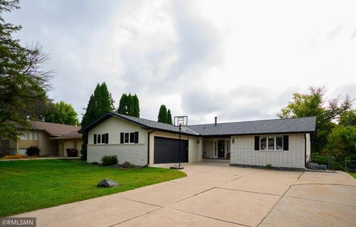1940 Barclay St, Maplewood, MN, 55109-4403 | Card Image