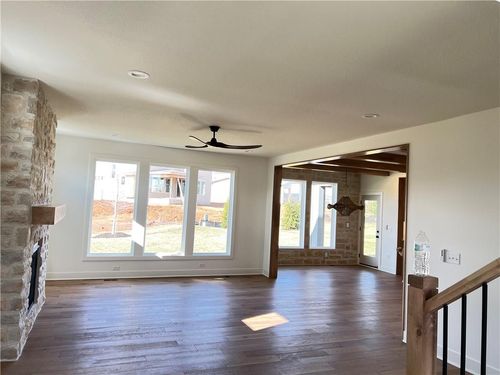 17829 Rainbow Blvd, Overland Park, KS, 66085-8483 | Card Image