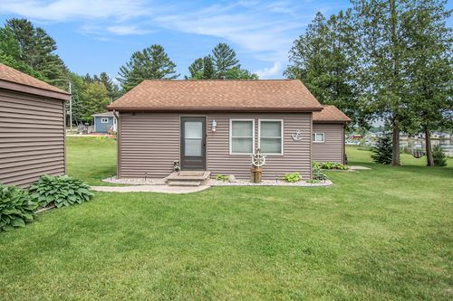 8515 Old State Ave, Farwell, MI, 48622-9669 | Card Image