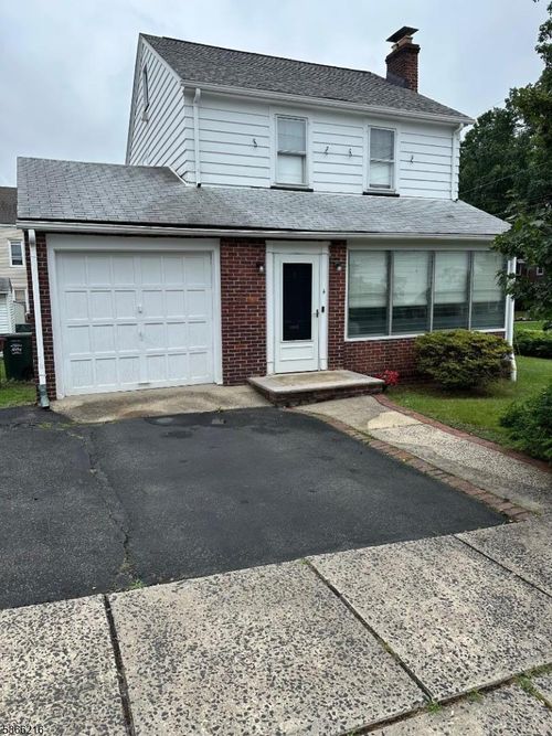 4 Hampton Pl, Nutley, NJ, 07110-2814 | Card Image