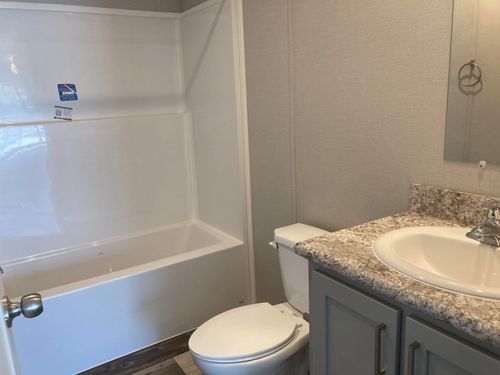 40 School St, Canaan, NH, 03741-7653 | Card Image