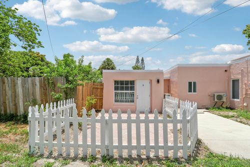 709-711 4th Ave S, Lake Worth Beach, FL, 33460-4531 | Card Image